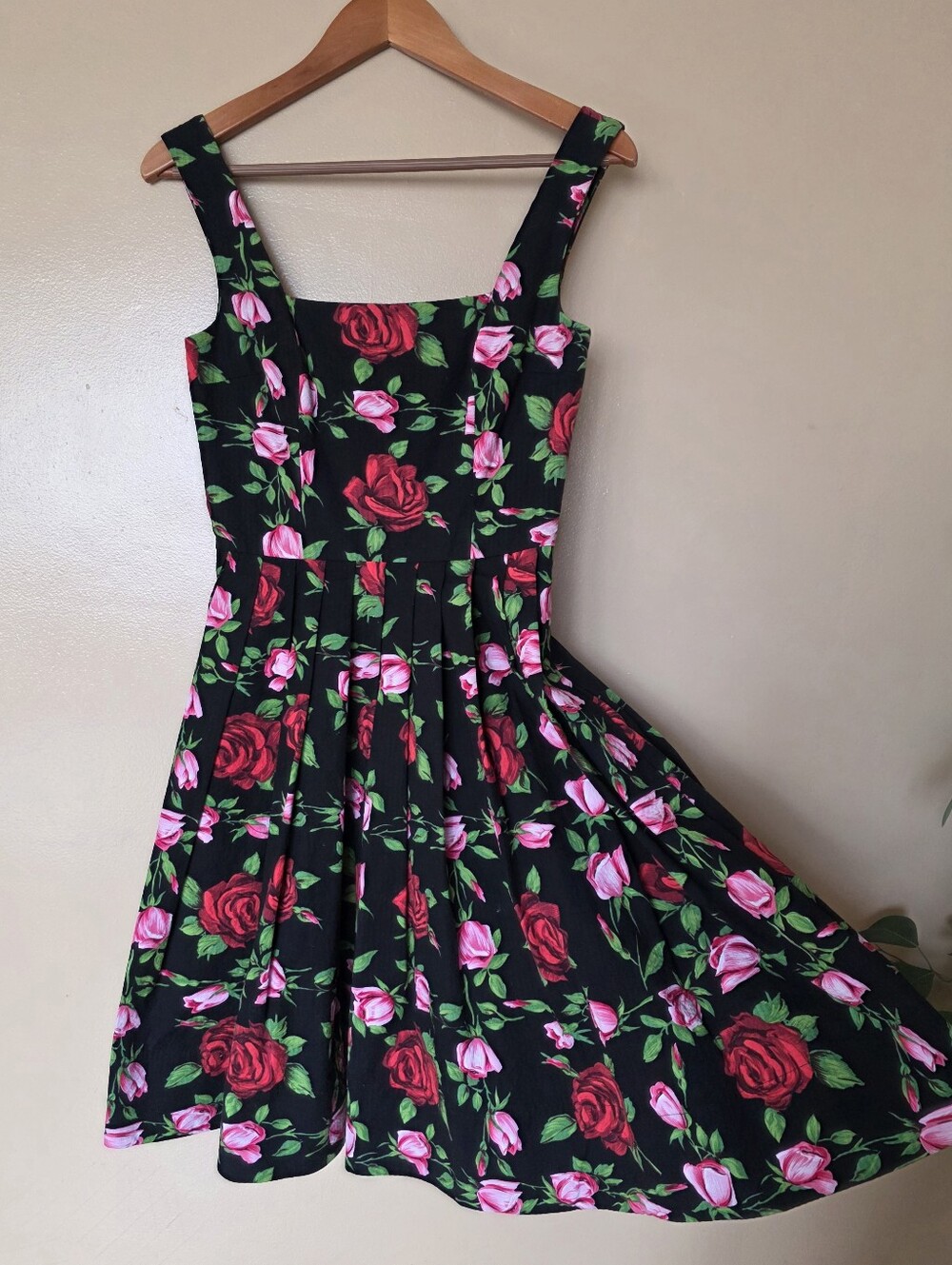 Betsey Johnson Romantic Rose Print Fit & Flare Dress Sz 4 USA Pin Up Rockabilly